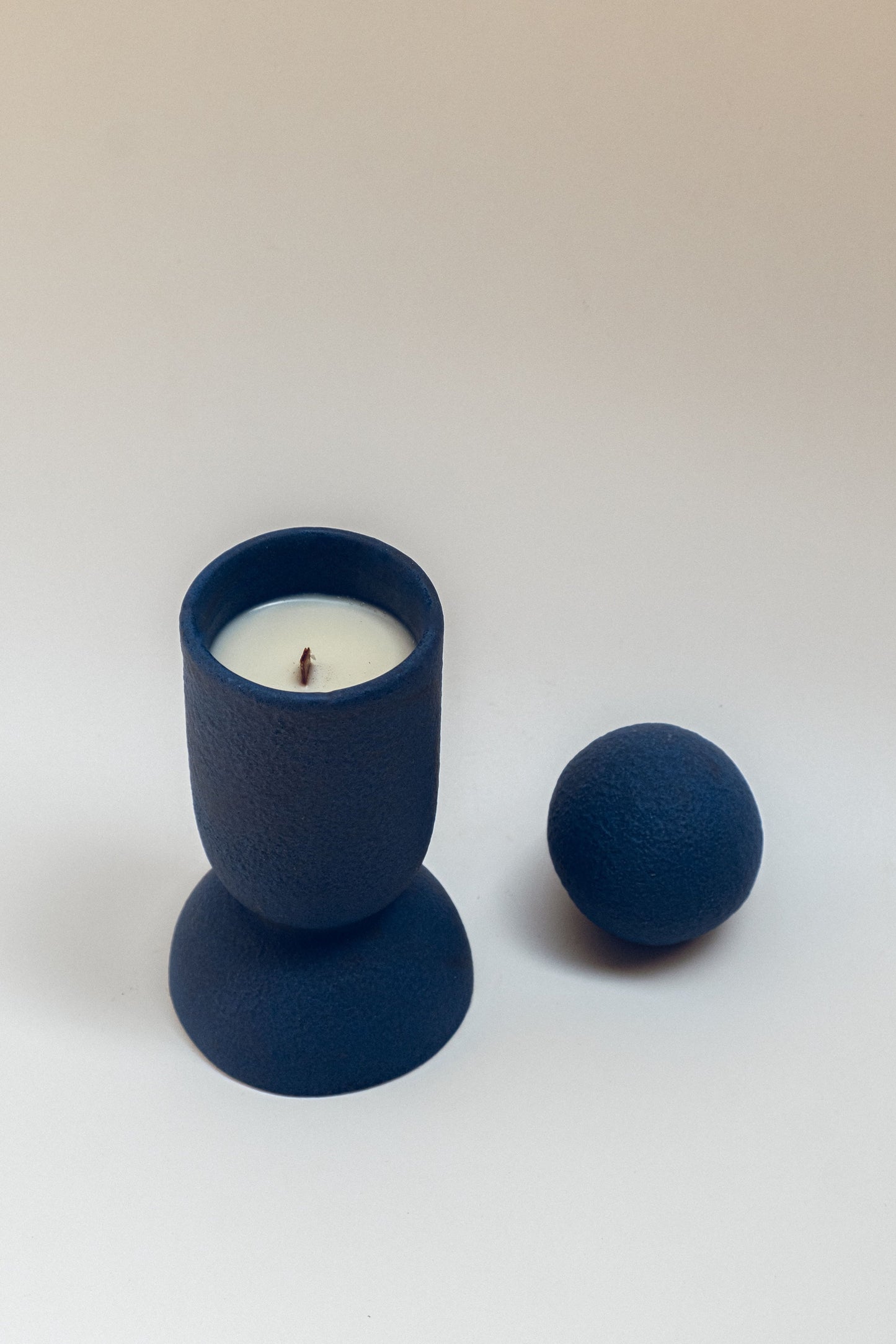 Aura Scented Sculpture Candle Indigo