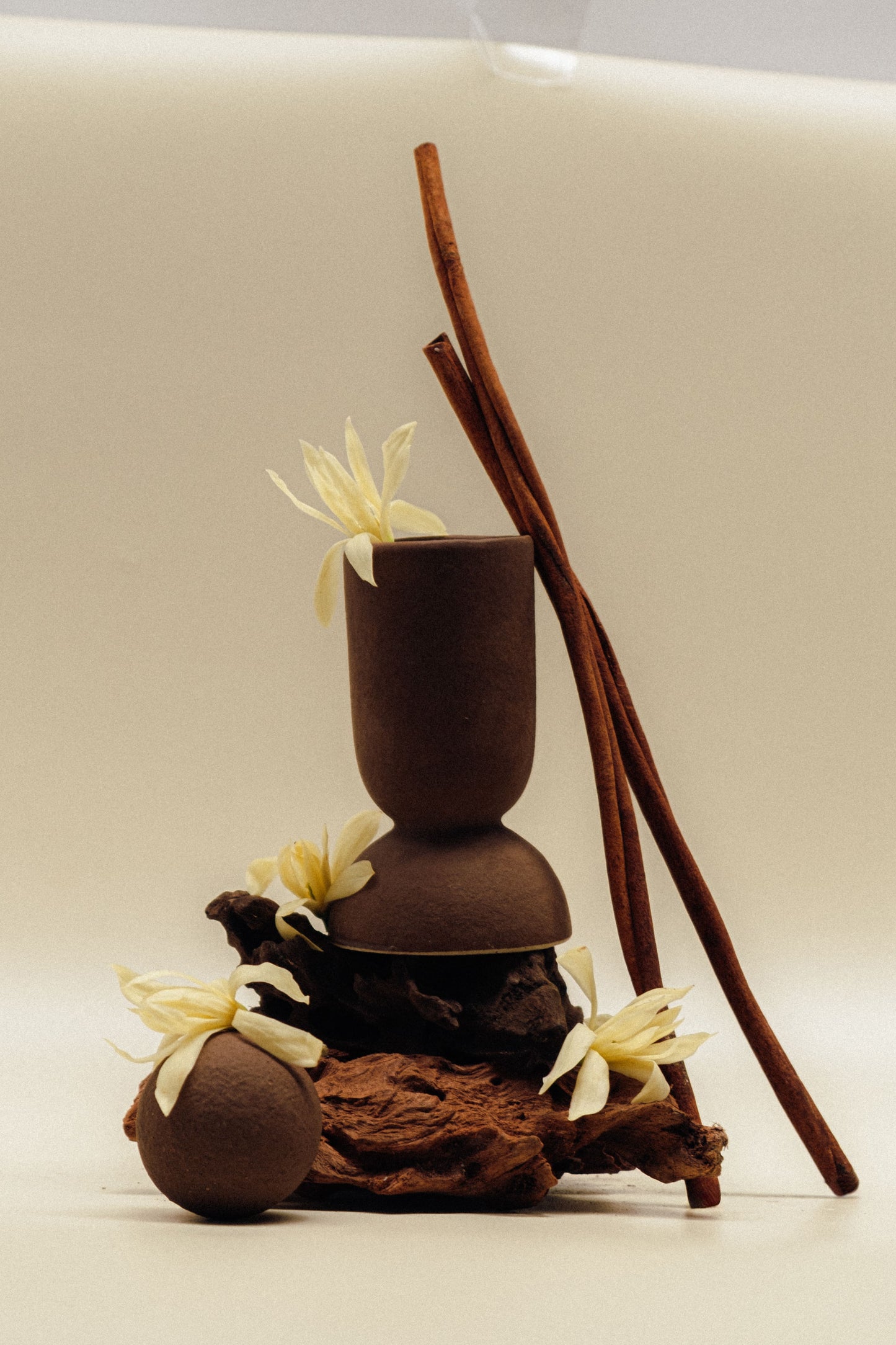 Aura Scented Ceramic Candle Terre